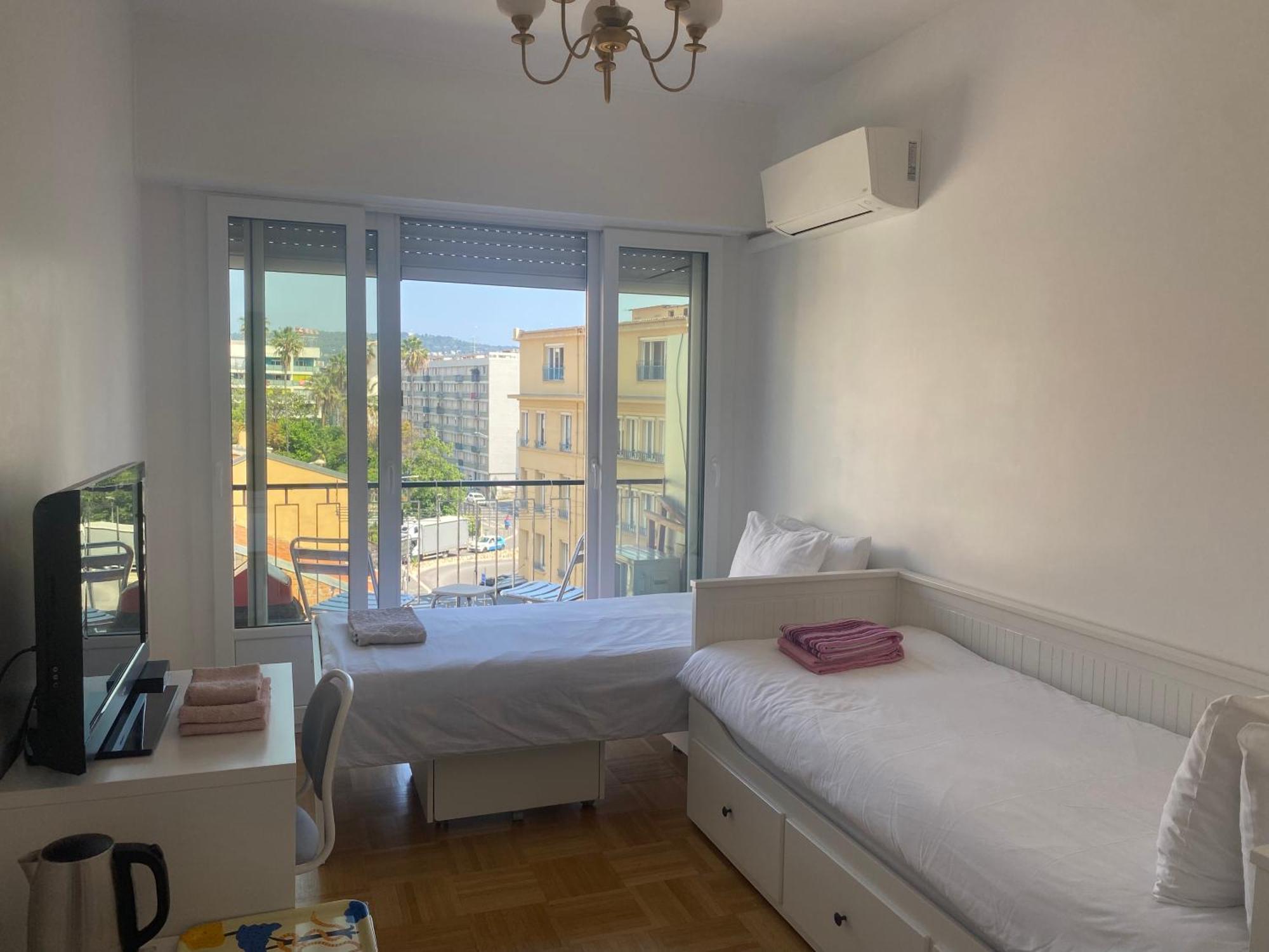 Mirela'S Private Room With Key, Ac, Lift & Balcony In The Center Of Nice On The Cote D'Azur Exterior foto